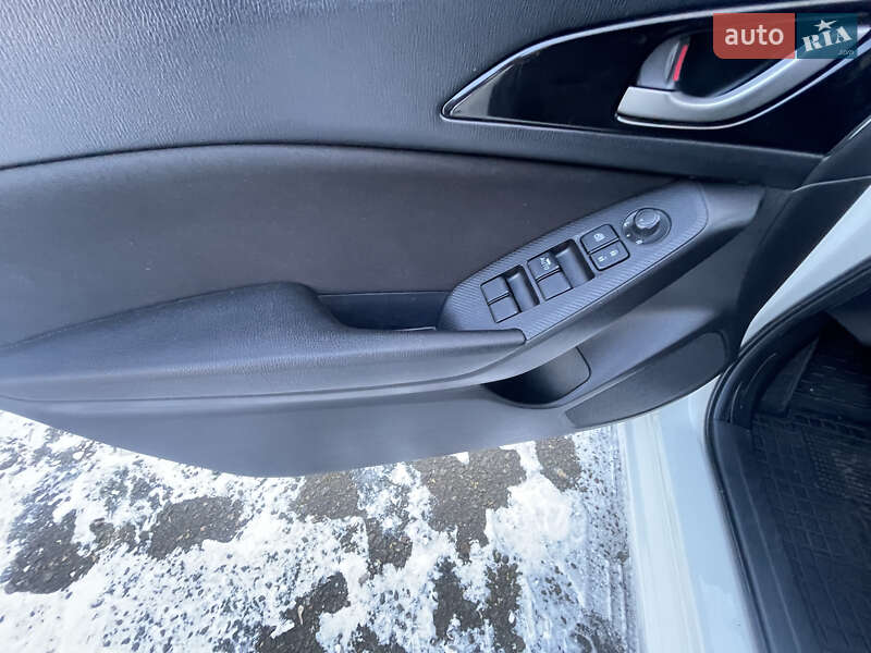 Седан Mazda 3 2015 в Одесі фото 21 Седан Mazda 3 2015 в Одесі
