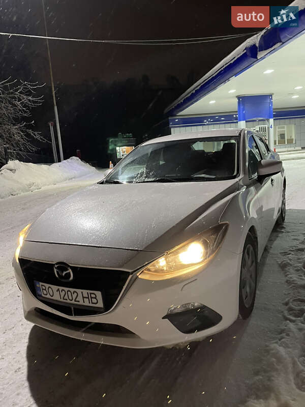 Седан Mazda 3 2015 в Киеве
