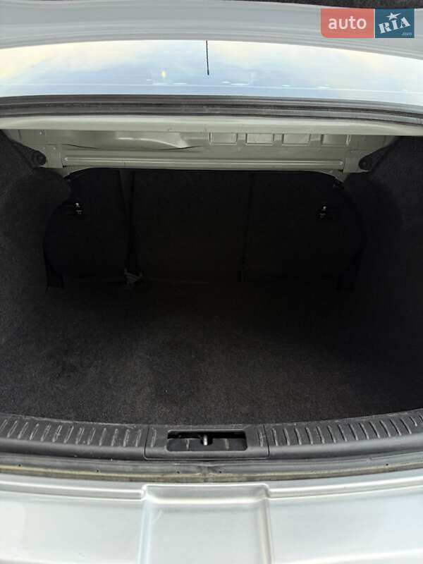 Седан Mazda 3 2007 в Чернівцях