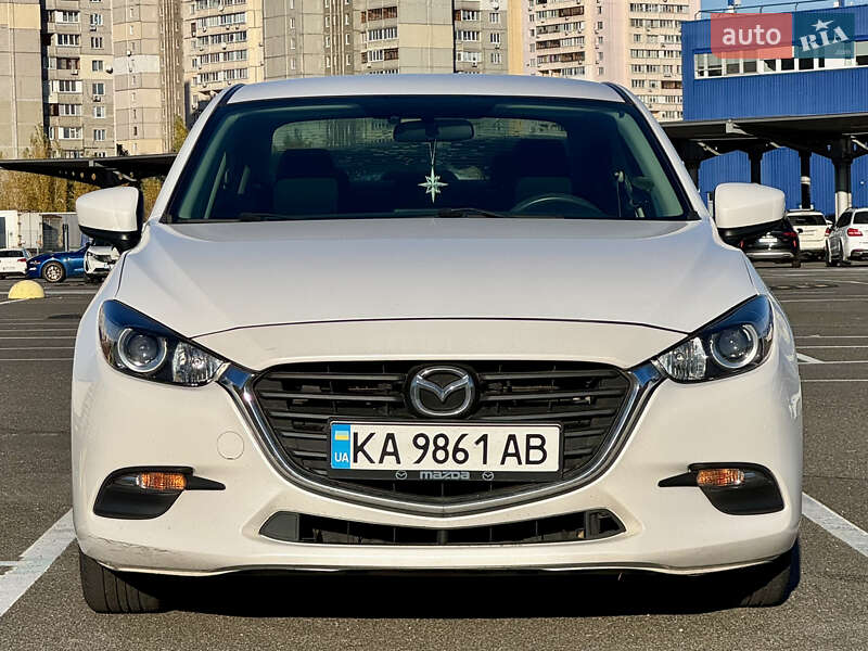 Седан Mazda 3 2017 в Киеве