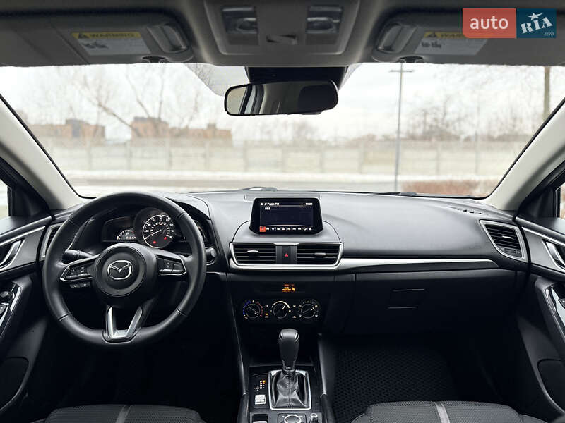Седан Mazda 3 2018 в Івано-Франківську