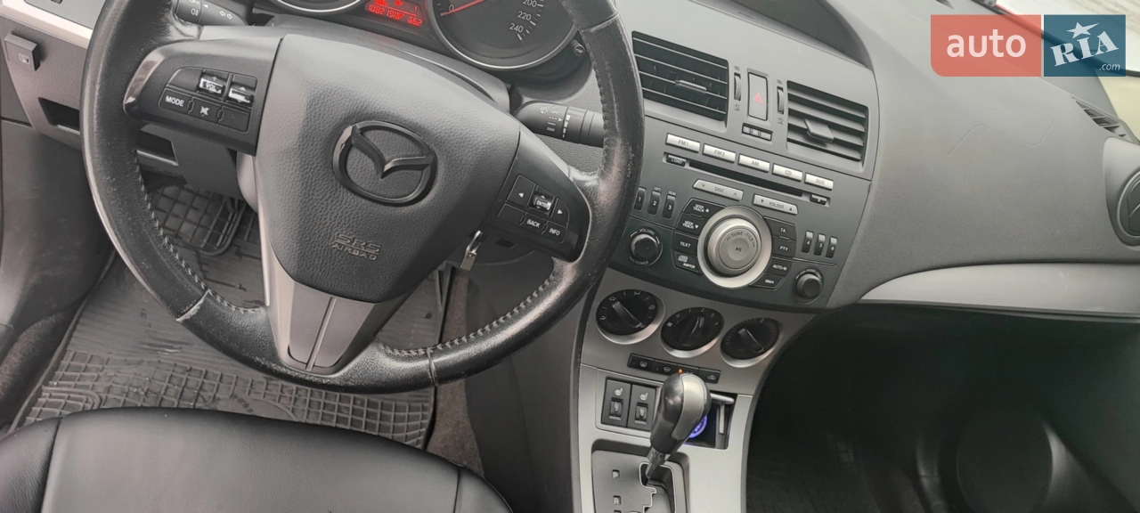 Mazda 3, 2011 р., 1.6 бензин, автомат

Авто в гарному технічному стані, автомат працює м’яко, двигун без нарікань.
Регулярне обслуговування, раз на рік ТО.
Пробіг реальний.

По кузову є фарбовані елементи — без серйозних ДТП, геометрія ціла.

Машина повністю на ходу, не потребує вкладень, сів і поїхав.

Продаж від власниці, переоформлення в сервісному центрі МВС.

Ціна: 7 200 