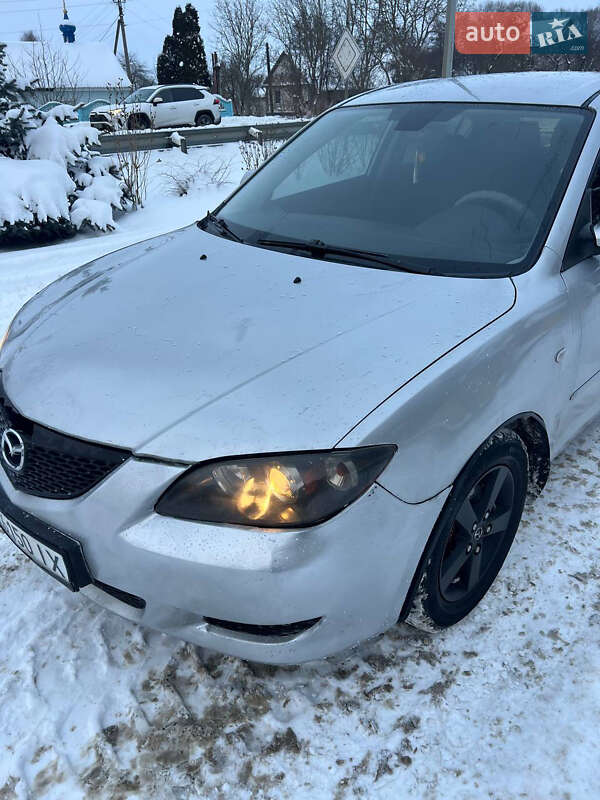 Седан Mazda 3 2004 в Дубно
