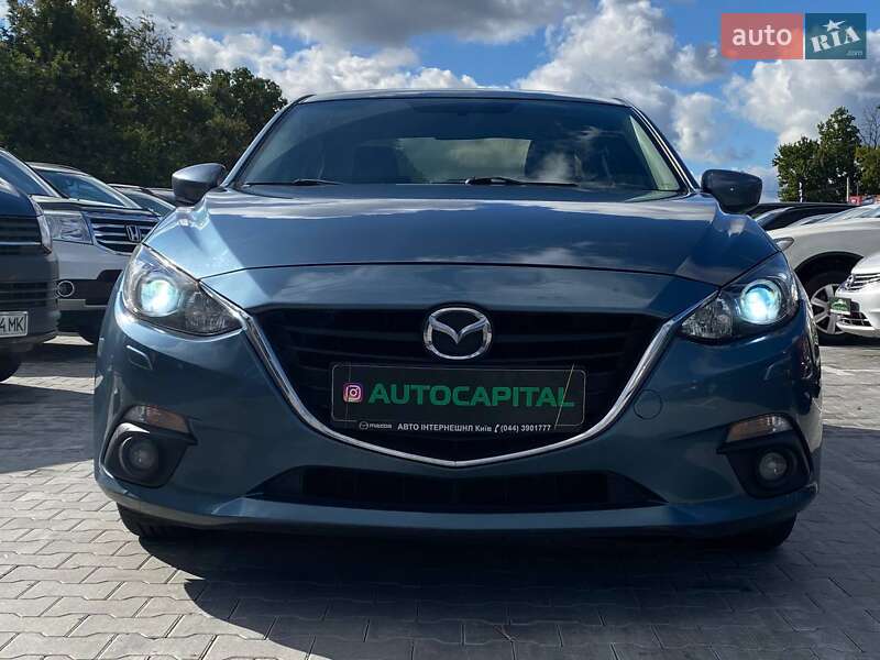 Седан Mazda 3 2014 в Киеве