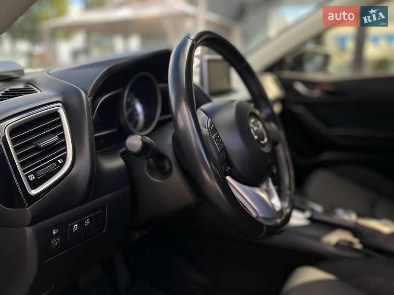 Седан Mazda 3 2014 в Киеве