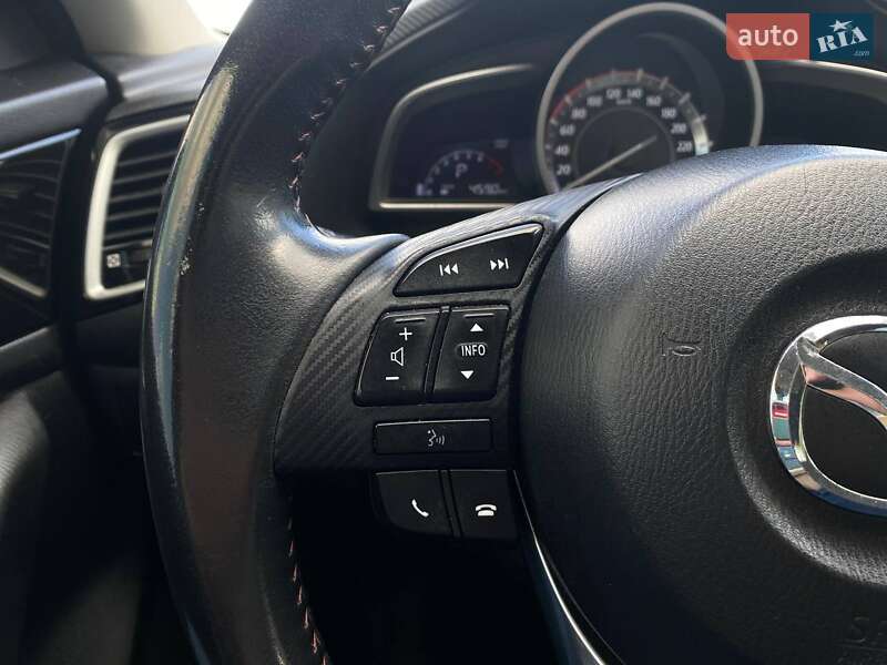 Седан Mazda 3 2014 в Киеве