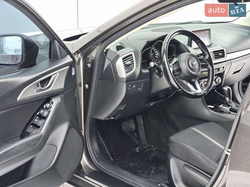 Седан Mazda 3 2017 в Харкові
