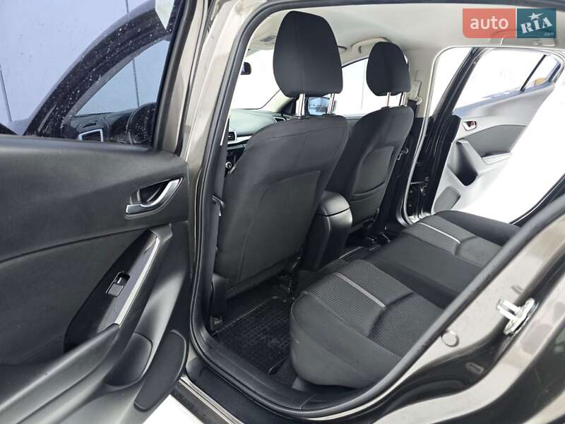 Седан Mazda 3 2017 в Харкові