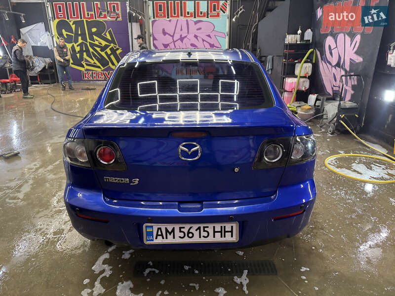 Седан Mazda 3 2006 в Киеве