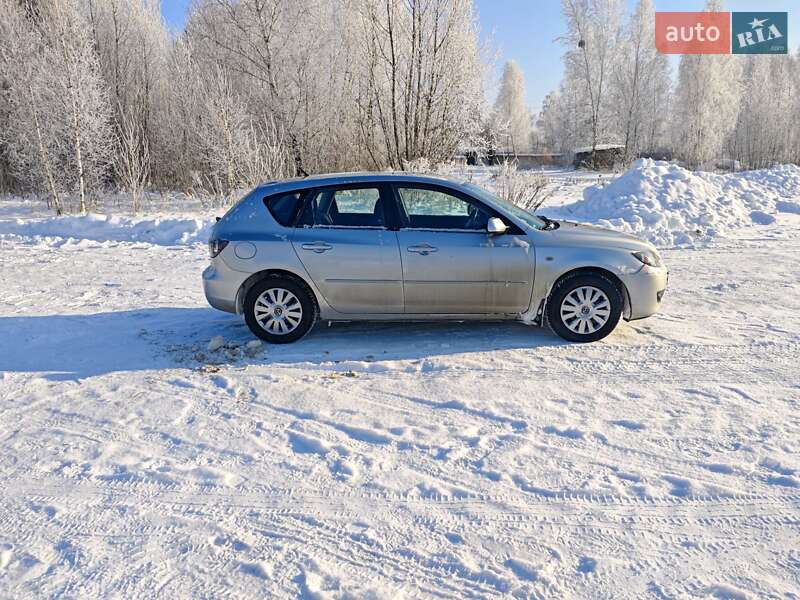 Хэтчбек Mazda 3 2006 в Сарнах