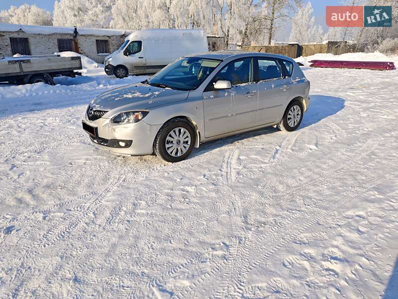 Хэтчбек Mazda 3 2006 в Сарнах