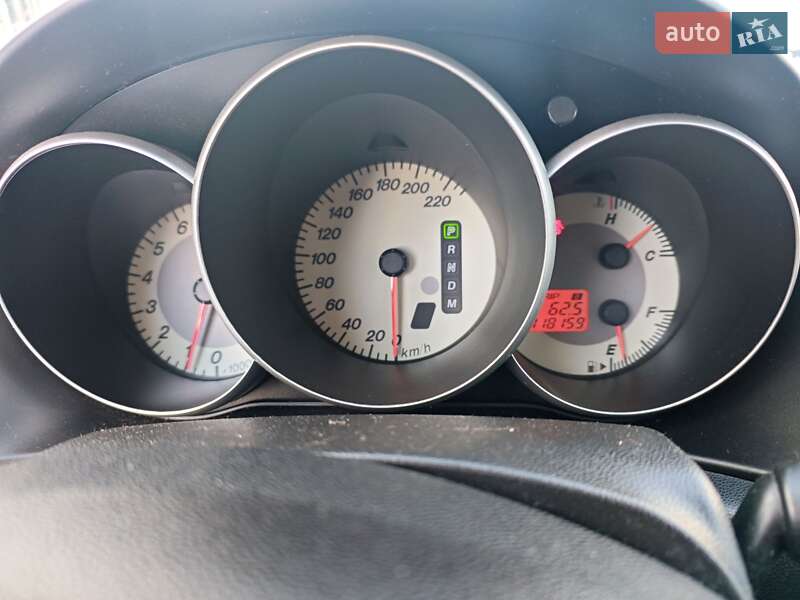 Хэтчбек Mazda 3 2006 в Сарнах