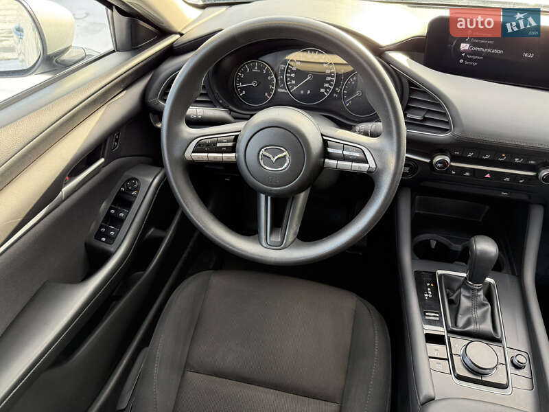 Седан Mazda 3 2019 в Киеве
