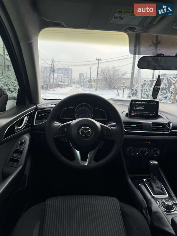 Седан Mazda 3 2015 в Киеве