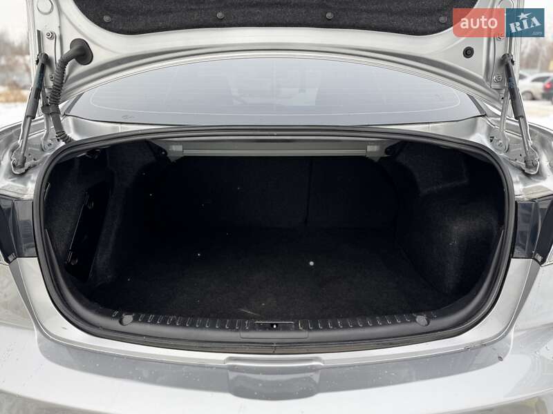 Седан Mazda 3 2012 в Дніпрі