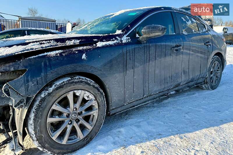Седан Mazda 3 2019 в Киеве