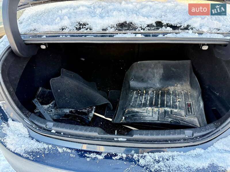 Седан Mazda 3 2019 в Киеве