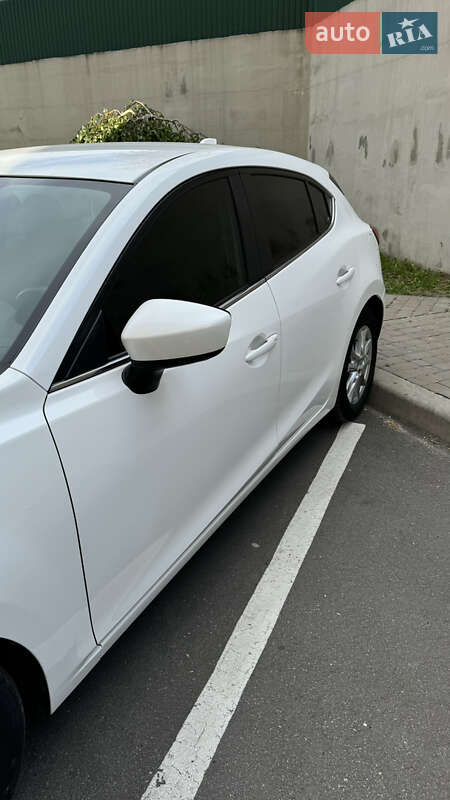 Хетчбек Mazda 3 2015 в Києві