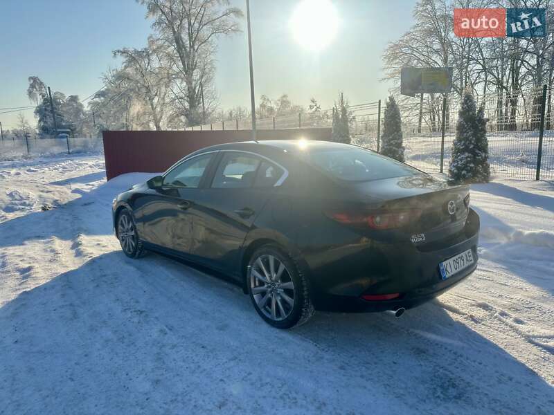 Седан Mazda 3 2023 в Вишневом