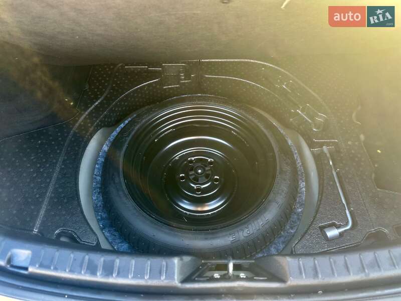 Седан Mazda 3 2023 в Вишневом