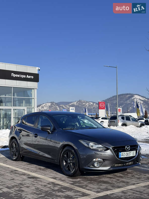Хэтчбек Mazda 3 2015 в Мукачево