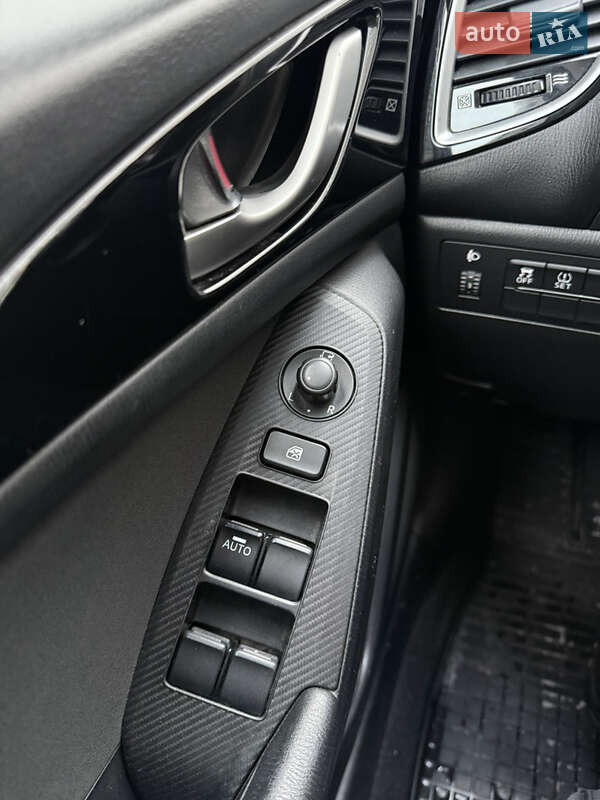 Хэтчбек Mazda 3 2013 в Киеве