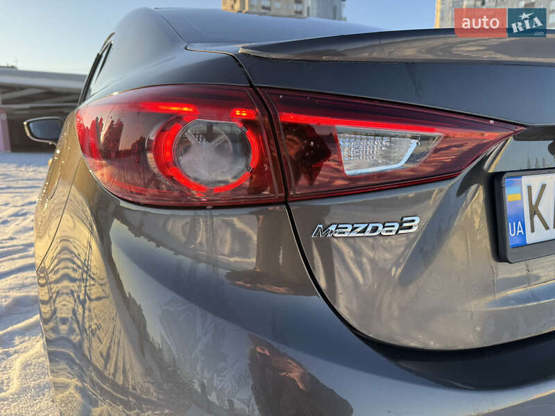 Седан Mazda 3 2016 в Киеве