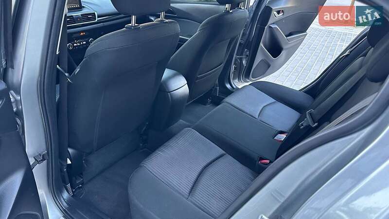 Хетчбек Mazda 3 2014 в Кременчуці