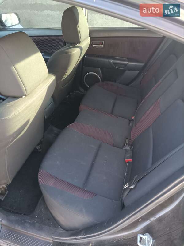Седан Mazda 3 2006 в Нікополі