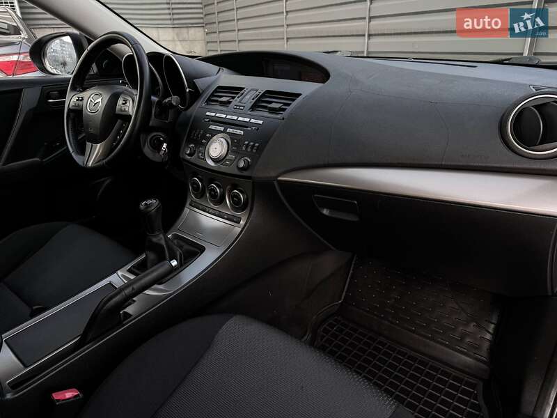 Хэтчбек Mazda 3 2010 в Черкассах