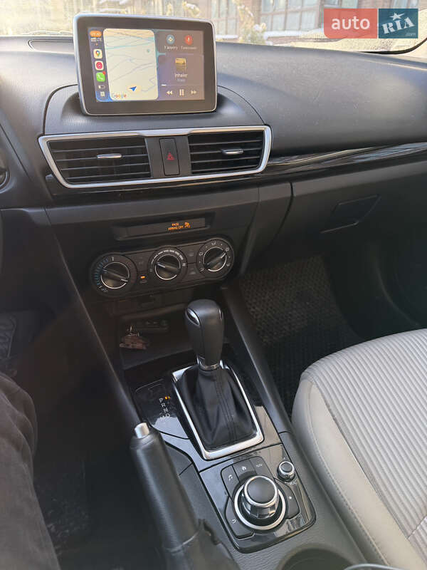 Седан Mazda 3 2015 в Чернигове