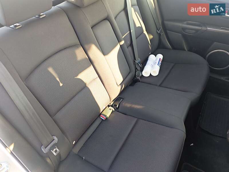 Хетчбек Mazda 3 2006 в Сарнах