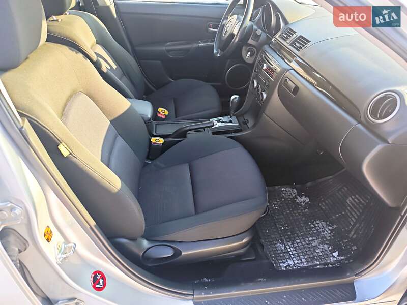 Хетчбек Mazda 3 2006 в Сарнах