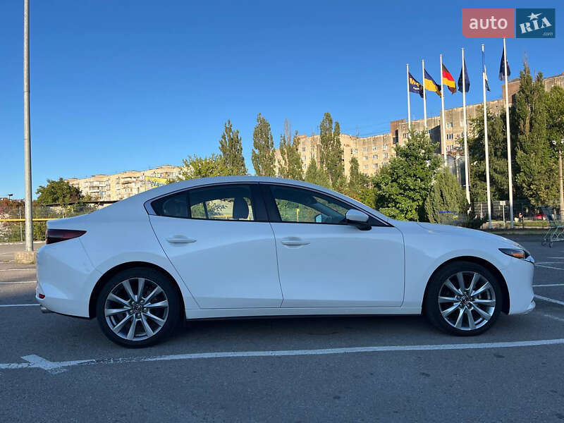 Седан Mazda 3 2021 в Івано-Франківську
