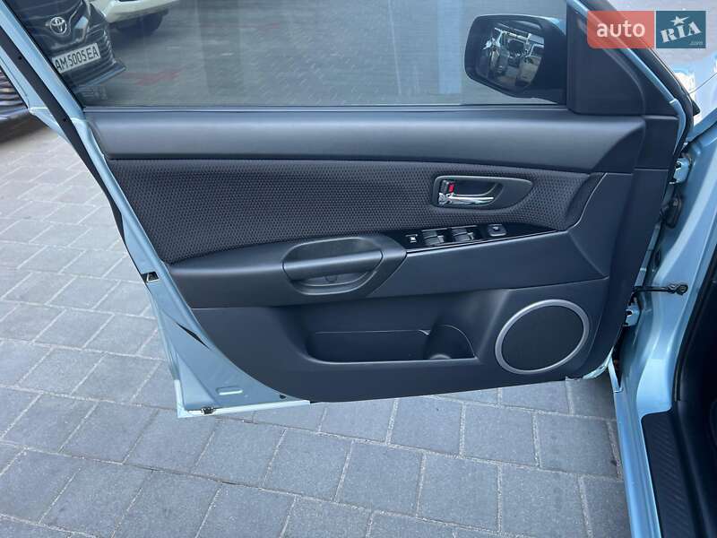 Хэтчбек Mazda 3 2008 в Житомире