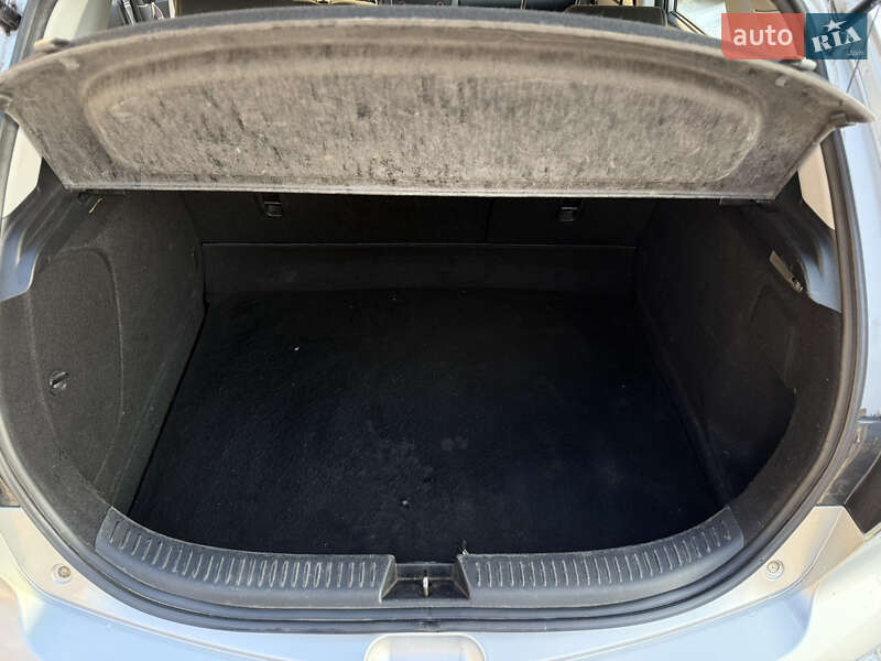 Хэтчбек Mazda 3 2006 в Тернополе