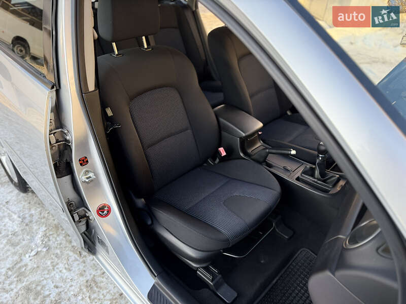 Хэтчбек Mazda 3 2006 в Тернополе