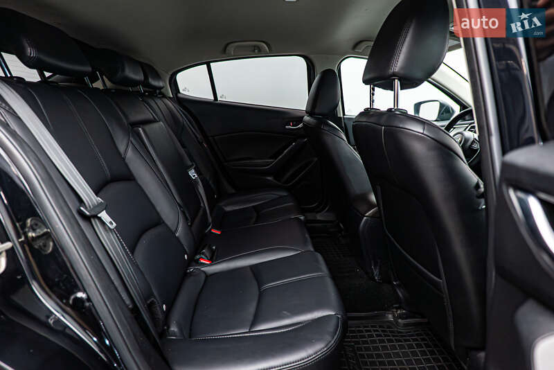 Хэтчбек Mazda 3 2017 в Киеве