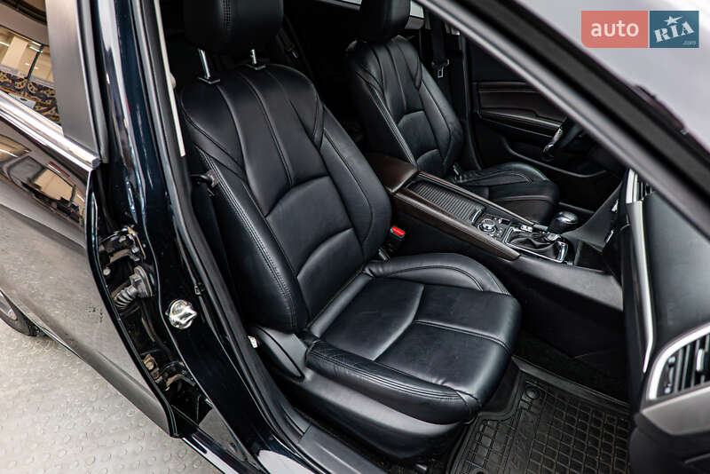 Хэтчбек Mazda 3 2017 в Киеве