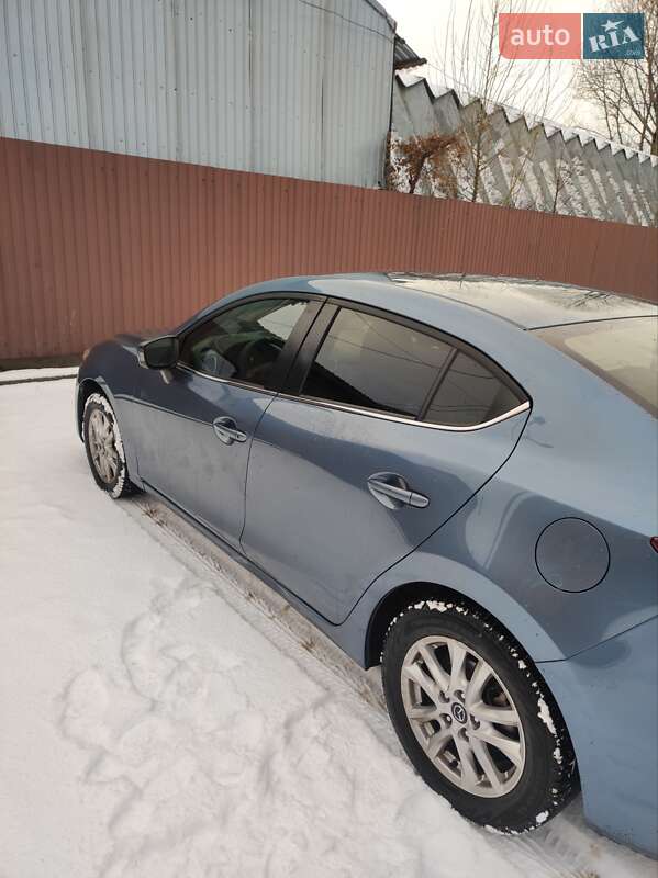 Седан Mazda 3 2016 в Черкасах
