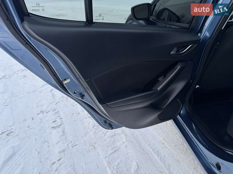 Седан Mazda 3 2018 в Дніпрі фото 22 Седан Mazda 3 2018 в Дніпрі