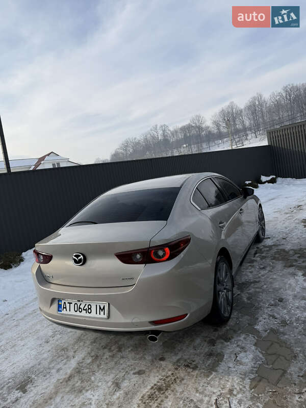 Седан Mazda 3 2024 в Коломые