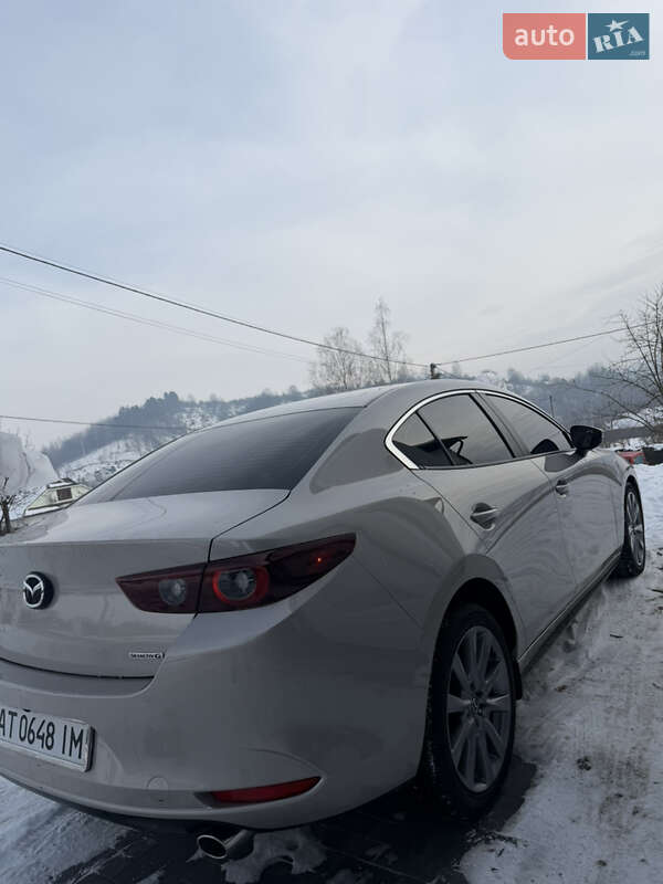Седан Mazda 3 2024 в Коломые