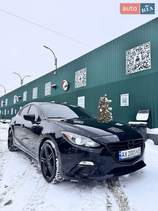 Хетчбек Mazda 3 2015 в Чернівцях