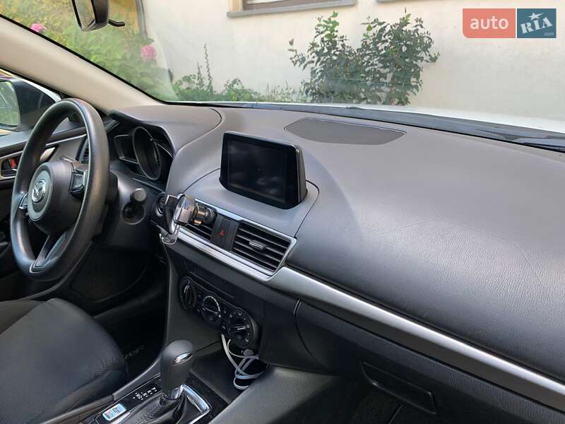 Седан Mazda 3 2017 в Миколаєві