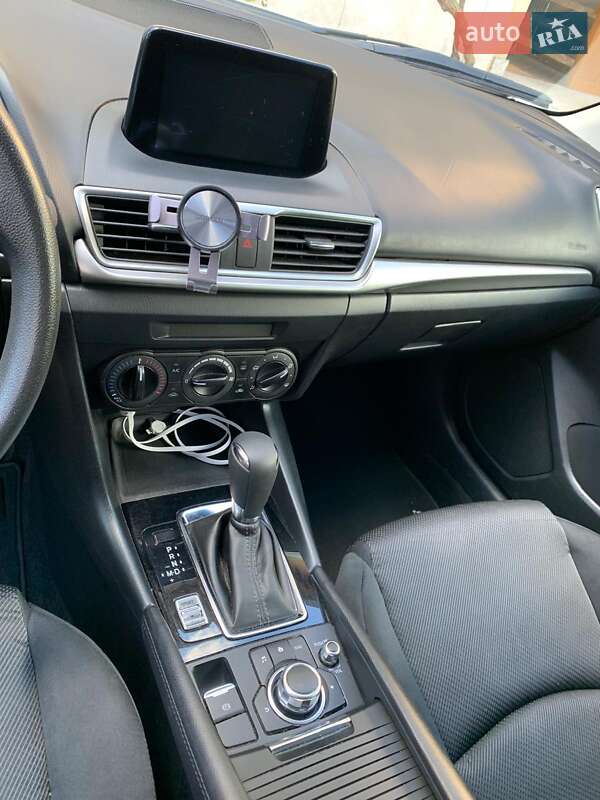 Седан Mazda 3 2017 в Миколаєві