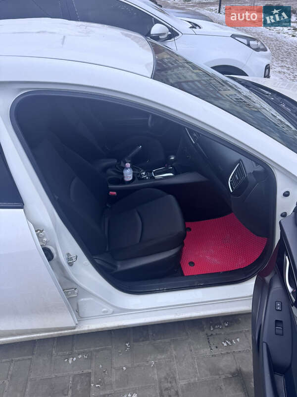 Седан Mazda 3 2016 в Черкассах фото 5 Седан Mazda 3 2016 в Черкассах