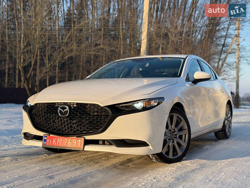 Седан Mazda 3 2023 в Косове
