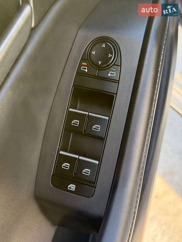 Седан Mazda 3 2023 в Косове