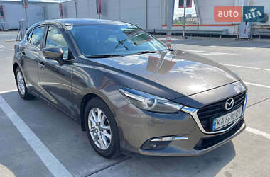 Хэтчбек Mazda 3 2018 в Киеве
